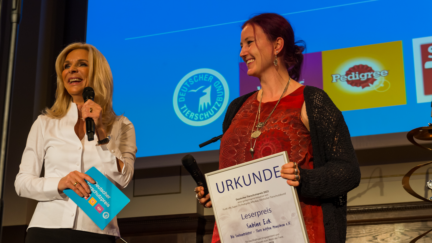 Leserpreis für Sabine Eck und ihr Verein „Die Seelentröster – Tiere helfen Menschen